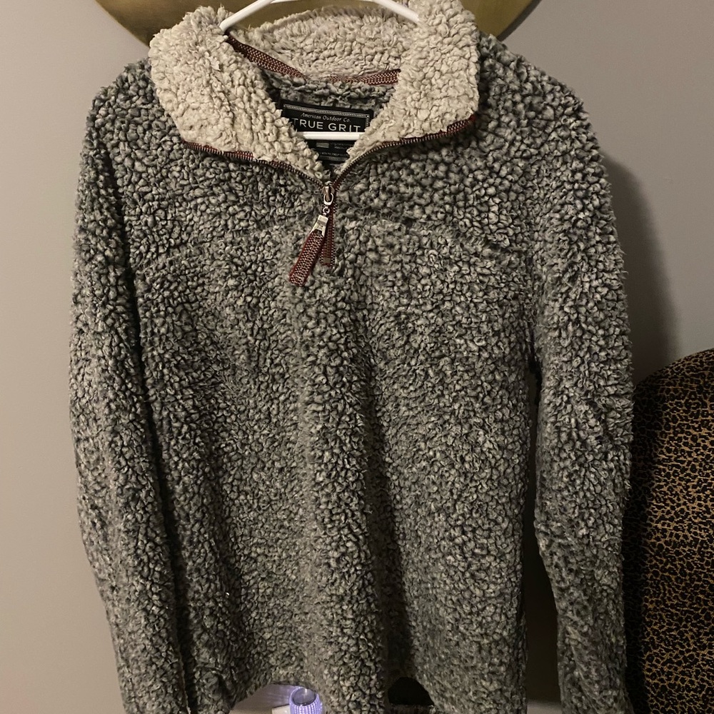 True Grit pull over